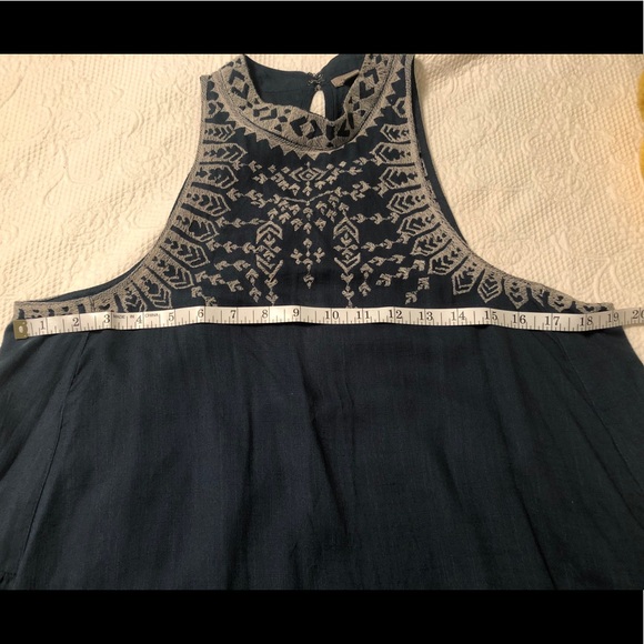 UO: Embroidered high neck Top - Picture 7 of 8